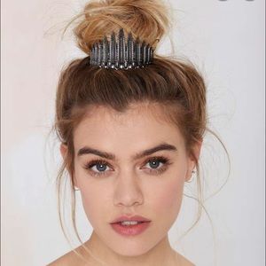 Kitsch Featherweight Bun Pin - great for casual or dressy updo 👱‍♀️🎄✨